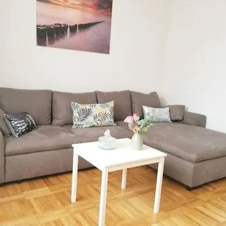 Apartment 2min Walk To The , Large Seaview Terraces 2 Apts, Bbq, Parking *