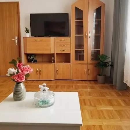2min Walk To The , Large Seaview Terraces 2 Apts, Bbq, Parking *