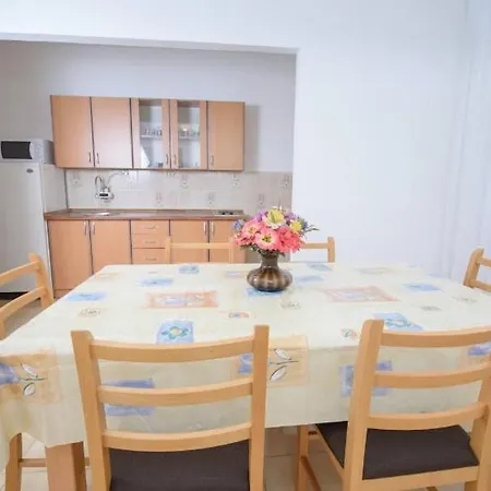 2min Walk To The , Large Seaview Terraces 2 Apts, Bbq, Parking Apartment *