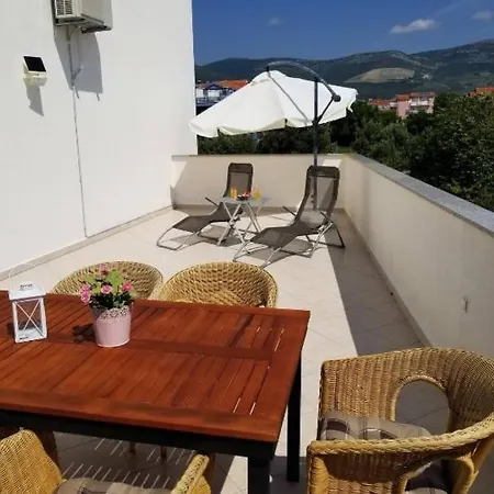 2min Walk To The , Large Seaview Terraces 2 Apts, Bbq, Parking * Kastela