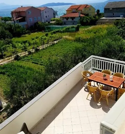2min Walk To The , Large Seaview Terraces 2 Apts, Bbq, Parking Apartment Kastela