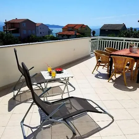 Apartment 2min Walk To The , Large Seaview Terraces 2 Apts, Bbq, Parking Kastela