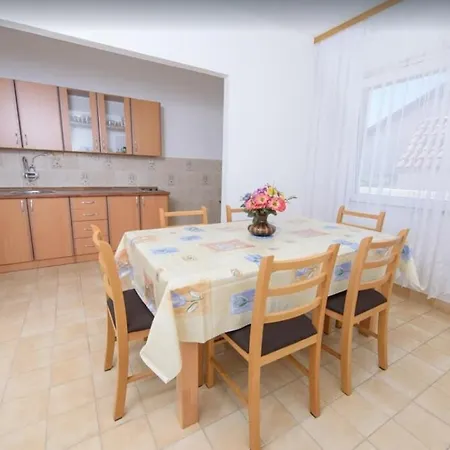 2min Walk To The , Large Seaview Terraces 2 Apts, Bbq, Parking Apartment