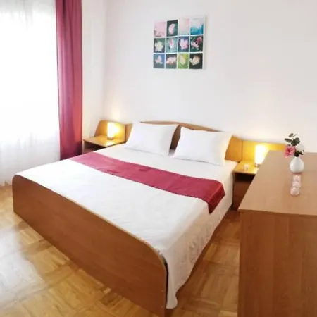 Apartment 2min Walk To The , Large Seaview Terraces 2 Apts, Bbq, Parking *