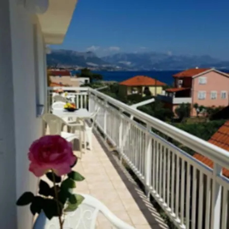 2min Walk To The , Large Seaview Terraces 2 Apts, Bbq, Parking *