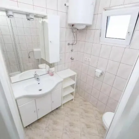 2min Walk To The , Large Seaview Terraces 2 Apts, Bbq, Parking Kastela
