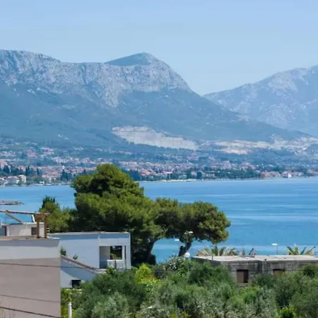 2min Walk To The , Large Seaview Terraces 2 Apts, Bbq, Parking * Kastela