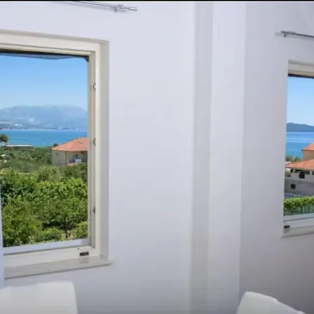 2min Walk To The , Large Seaview Terraces 2 Apts, Bbq, Parking * Kastela