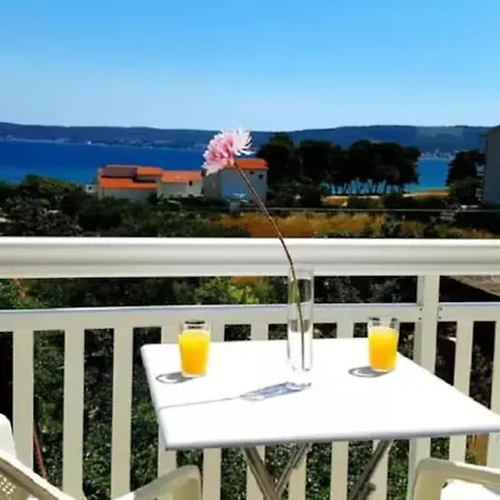 2min Walk To The , Large Seaview Terraces 2 Apts, Bbq, Parking